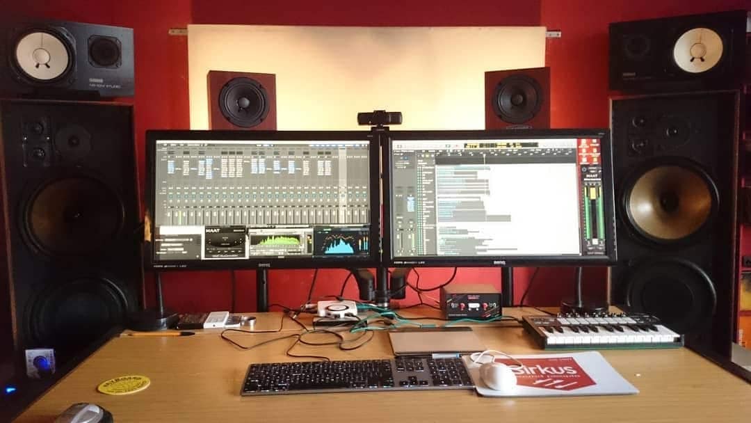 Mixing and mastering on Auratone 5c